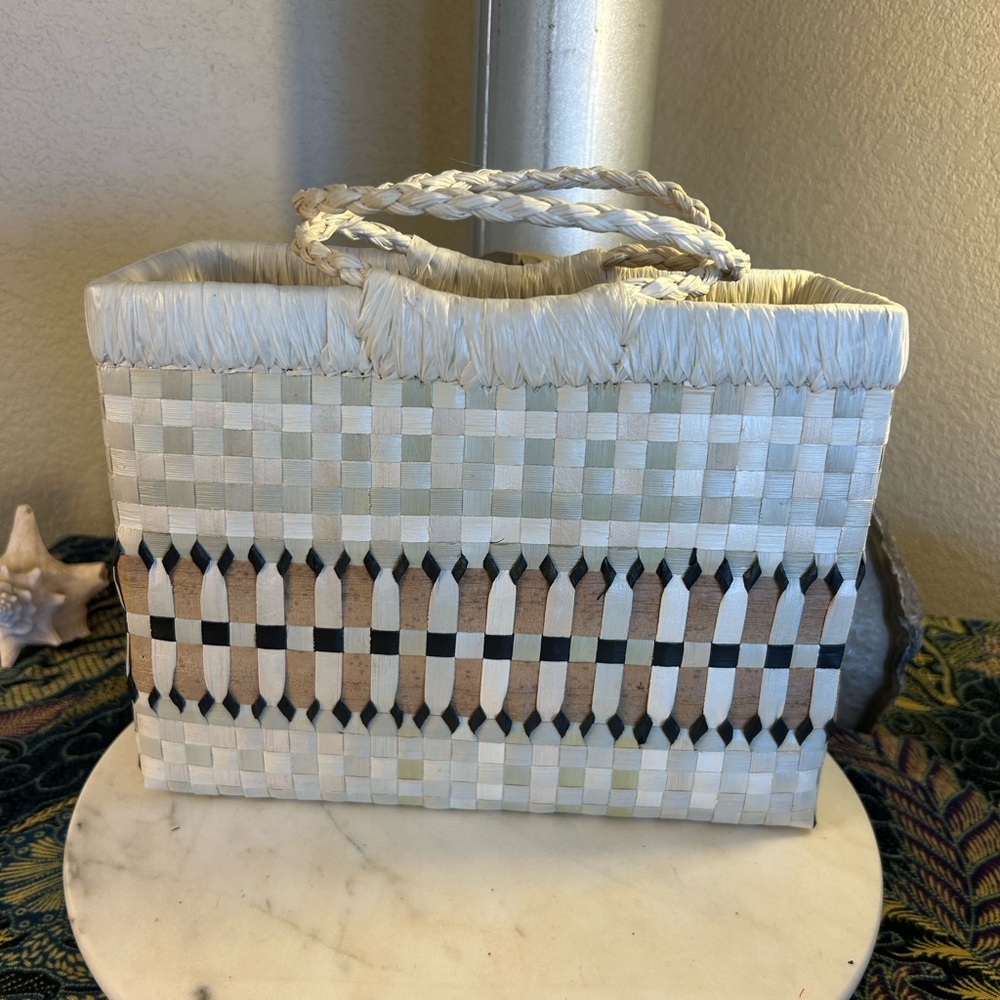 Woven Cream and Brown Tote Bag handmade reed material - Picture 5 of 11